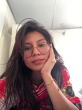 emily villamil online show from 28, 3, 2026