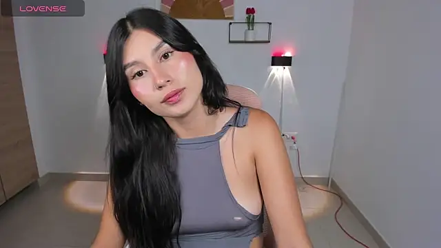 emily villamil online show from 15, 4, 2026