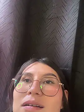 Snapshot of emily_villamil chatting on 2, 6, 2026 emily villamil online show from 2, 6, 2026