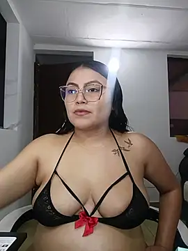 Snapshot of KathieBurning chatting on 14, 1, 2026 KathieBurning online show from 14, 1, 2026
