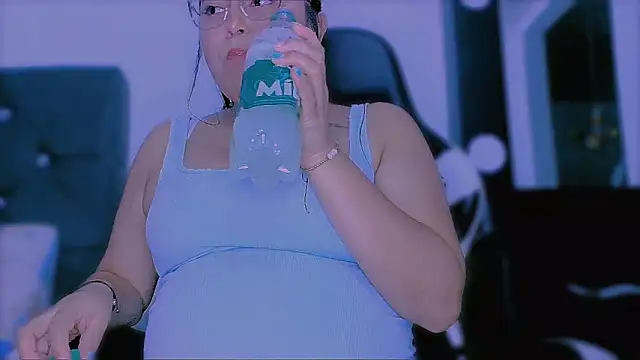 Snapshot of KathieBurning chatting on 8, 11, 2025 KathieBurning online show from 8, 11, 2025