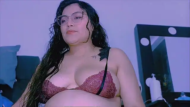 Snapshot of KathieBurning chatting on 22, 11, 2025 KathieBurning online show from 22, 11, 2025