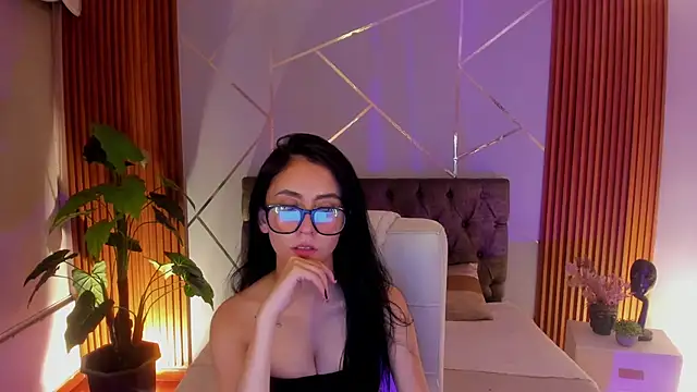 Snapshot of Coralinnee_ chatting on 23, 9, 2025 Coralinnee online show from 23, 9, 2025