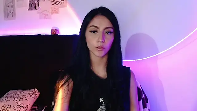 Snapshot of Coralinnee_ chatting on 3, 1, 2025 Coralinnee online show from 3, 1, 2025