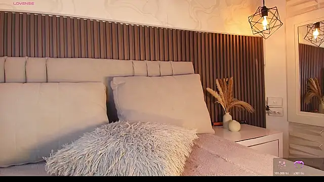 SHANONCLARK online show from 18, 12, 2025