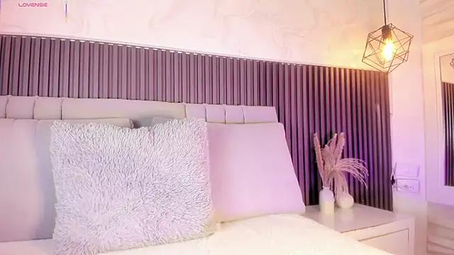 Snapshot of SHANONCLARK chatting on 25, 11, 2025 SHANONCLARK online show from 25, 11, 2025