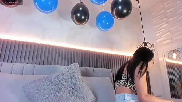 Snapshot of SHANONCLARK chatting on 8, 11, 2025 SHANONCLARK online show from 8, 11, 2025