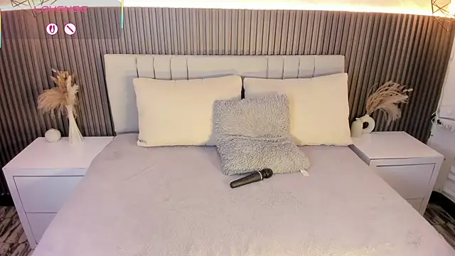 Snapshot of SHANONCLARK chatting on 14, 10, 2025 SHANONCLARK online show from 14, 10, 2025