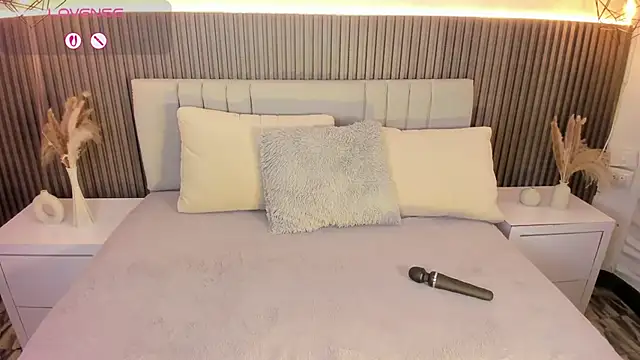 Snapshot of SHANONCLARK chatting on 23, 10, 2025 SHANONCLARK online show from 23, 10, 2025