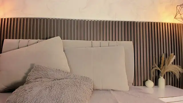 Snapshot of SHANONCLARK chatting on 14, 11, 2025 SHANONCLARK online show from 14, 11, 2025