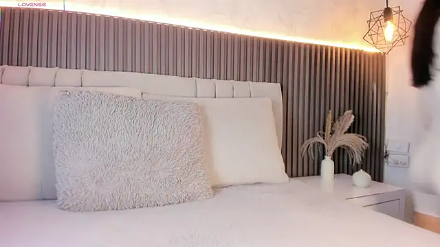 Snapshot of SHANONCLARK chatting on 20, 11, 2025 SHANONCLARK online show from 20, 11, 2025