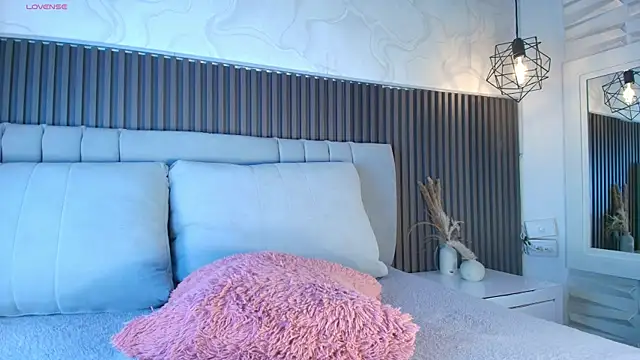 SHANONCLARK online show from 21, 4, 2026