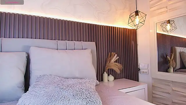 SHANONCLARK online show from 2, 12, 2025