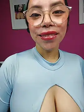 Snapshot of valentina_swallow chatting on 22, 7, 2026 valentina swallow online show from 22, 7, 2026