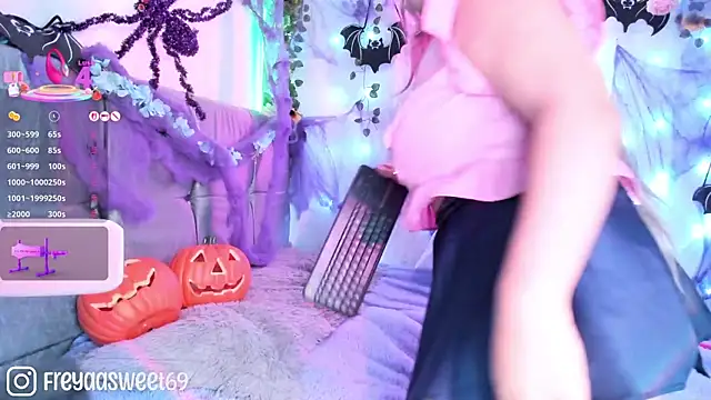 Snapshot of Sweet_freya1 chatting on 31, 10, 2025 Sweet freya1 online show from 31, 10, 2025