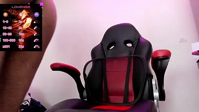 Snapshot of Aron_Baylor chatting on 19, 11, 2025 Aron Baylor online show from 19, 11, 2025