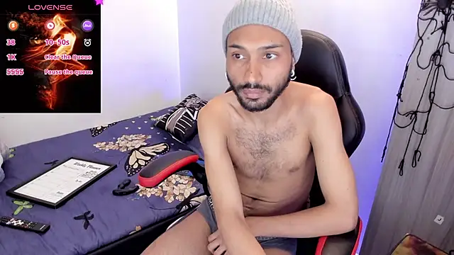 Snapshot of Aron_Baylor chatting on 21, 10, 2025 Aron Baylor online show from 21, 10, 2025