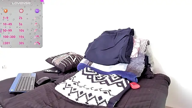 Snapshot of Aron_Baylor chatting on 9, 10, 2025 Aron Baylor online show from 9, 10, 2025