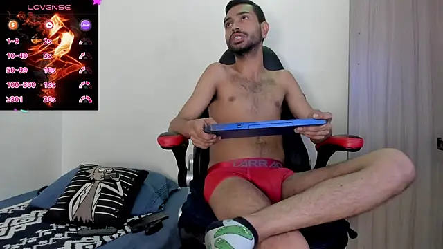 Snapshot of Aron_Baylor chatting on 8, 11, 2025 Aron Baylor online show from 8, 11, 2025