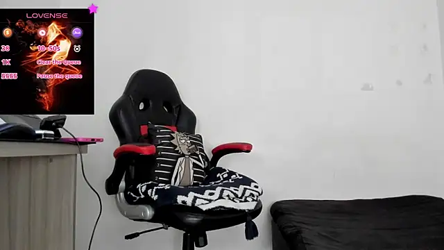 Snapshot of Aron_Baylor chatting on 21, 11, 2025 Aron Baylor online show from 21, 11, 2025