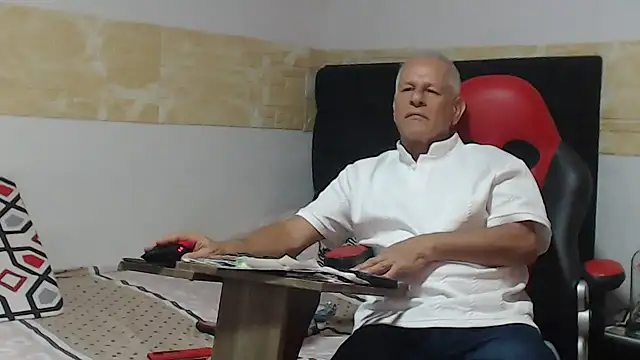 VALENTINO1983  online show from 12, 10, 2025