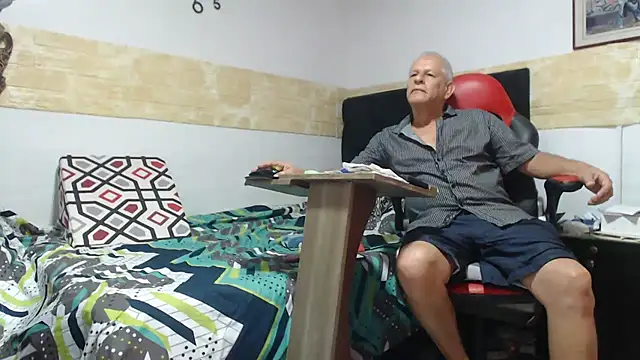 VALENTINO1983  online show from 15, 11, 2025