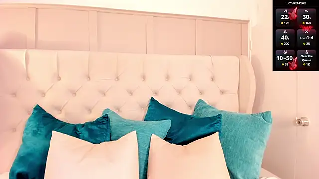 Snapshot of bhritany_brow chatting on 31, 10, 2025 bhritany brow online show from 31, 10, 2025