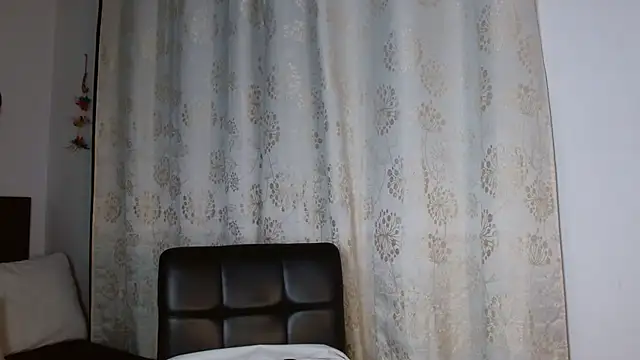 Snapshot of bhritany_brow chatting on 19, 10, 2025 bhritany brow online show from 19, 10, 2025