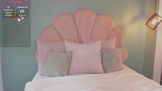 Snapshot of bhritany_brow chatting on 25, 10, 2025 bhritany brow online show from 25, 10, 2025