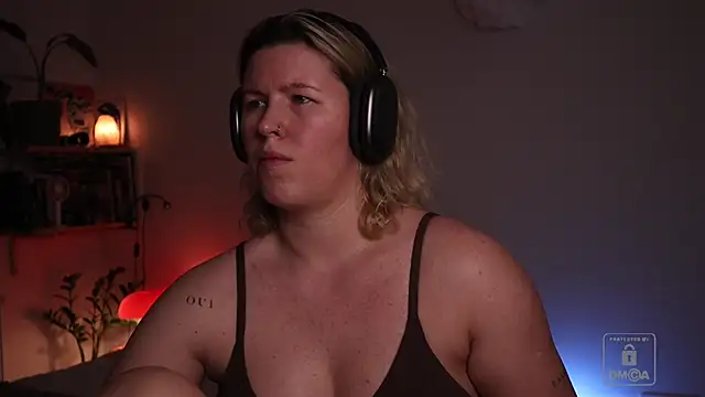 moonamii online show from 4, 3, 2026