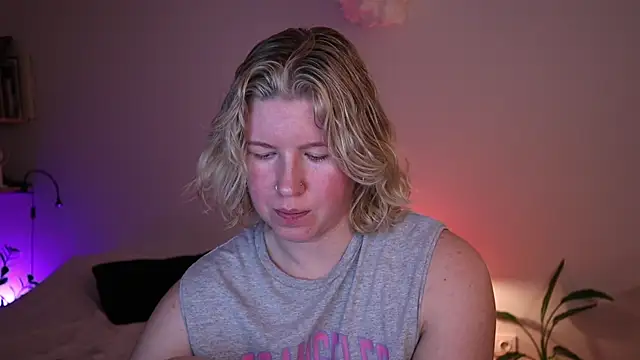 moonamii online show from 19, 12, 2025