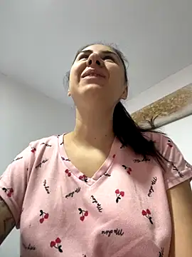 Snapshot of JenniferEdith chatting on 9, 10, 2025 JenniferEdith online show from 9, 10, 2025