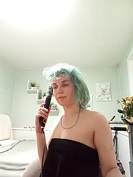 Linda Gregory online show from 17, 12, 2025