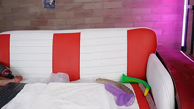 miss canndy online show from 13, 3, 2026