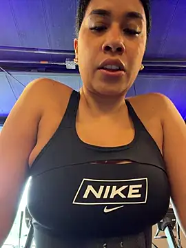 ninapetitew online show from 24, 3, 2026