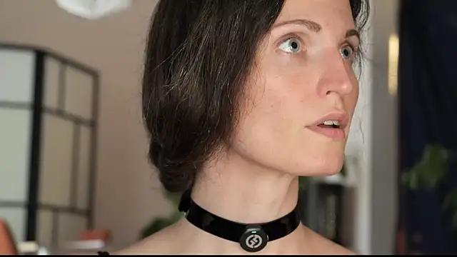 Snapshot of yulladao chatting on 8, 10, 2025 yulladao online show from 8, 10, 2025