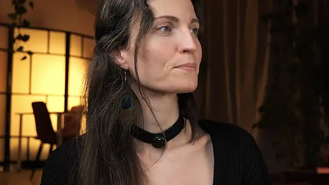 Snapshot of yulladao chatting on 18, 11, 2025 yulladao online show from 18, 11, 2025