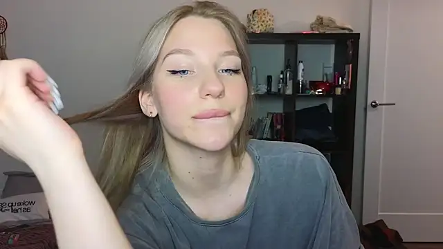 MiaKeler online show from 17, 3, 2025