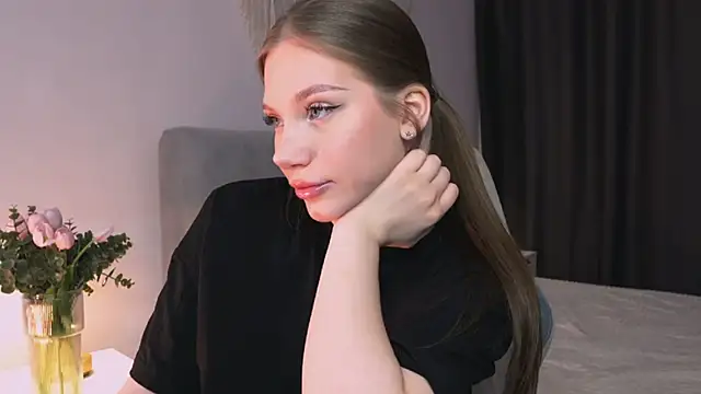 MiaKeler online show from 4, 4, 2026