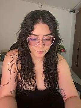 Lia flowers online show from 5, 2, 2026