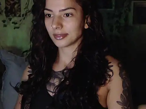 Snapshot of BeellyDance chatting on 24, 10, 2025 BeellyDance online show from 24, 10, 2025