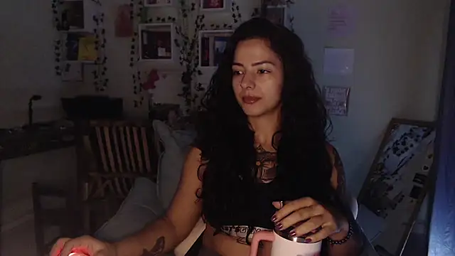 Snapshot of BeellyDance chatting on 26, 4, 2026 BeellyDance online show from 26, 4, 2026