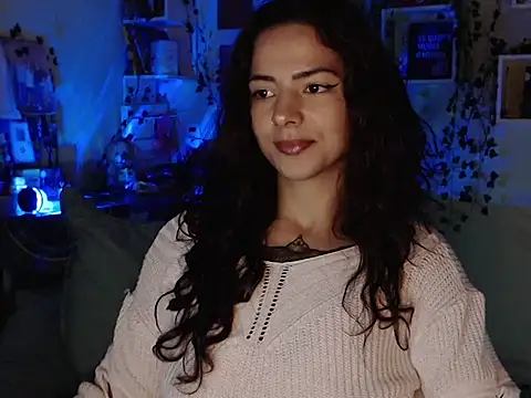 Snapshot of BeellyDance chatting on 3, 11, 2025 BeellyDance online show from 3, 11, 2025