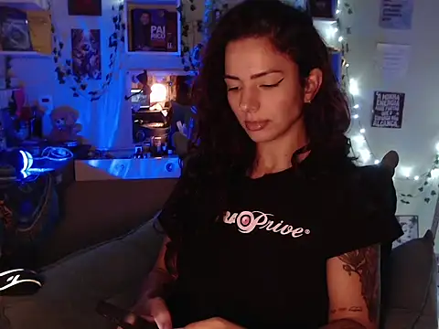 Snapshot of BeellyDance chatting on 10, 10, 2025 BeellyDance online show from 10, 10, 2025