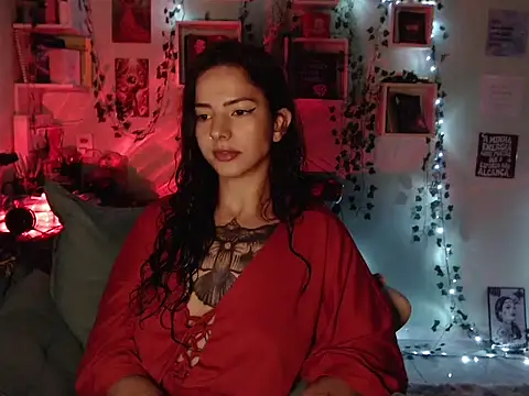 Snapshot of BeellyDance chatting on 12, 10, 2025 BeellyDance online show from 12, 10, 2025