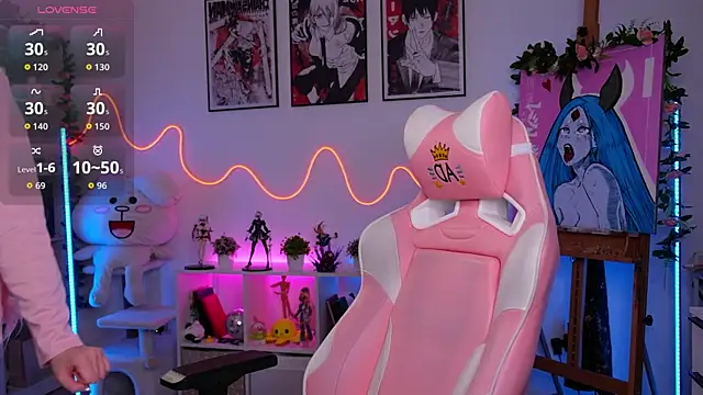 HolliWould  online show from 12, 9, 2025