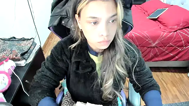 Snapshot of LuisaReyes_2911 chatting on 1, 11, 2025 LuisaReyes 2911 online show from 1, 11, 2025