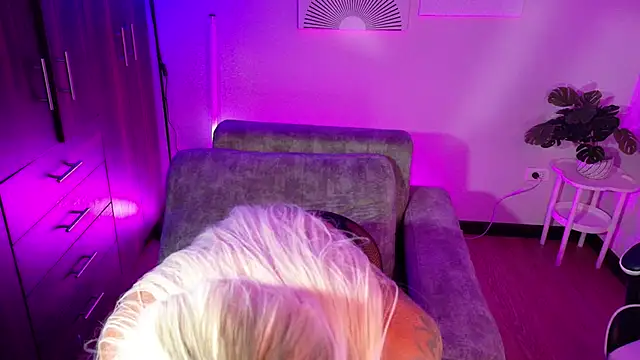 a belladanger online show from 8, 5, 2026