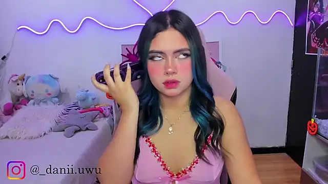 Snapshot of CuteDani_ chatting on 11, 10, 2025 CuteDani online show from 11, 10, 2025