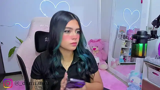 CuteDani  online show from 11, 2, 2026